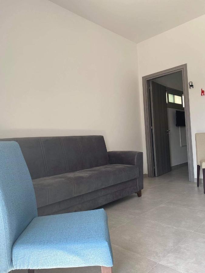 Ellenapa Apts & Studios 아이아 나파 외부 사진